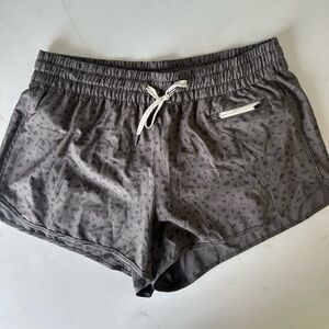 Vuori Clementine 2.0 shorts LNWOT